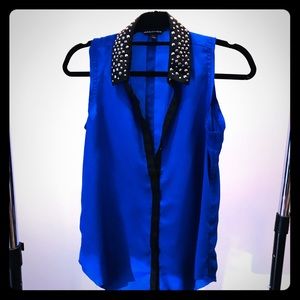 sleeveless button down